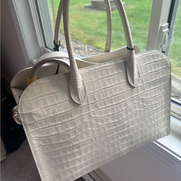 Elegant White Leather Crocodile-Embossed Women's Bag - Picture 1 of 13